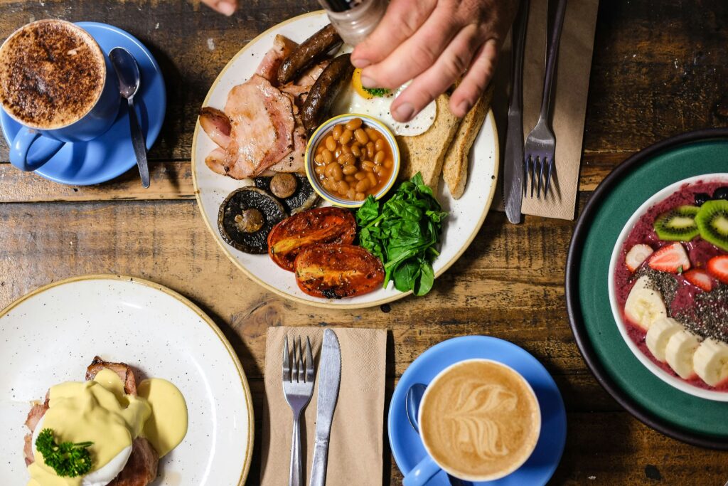 El Desayuno inglés o English breakfast es una cómidas tipicas en Londres y Reino Unido